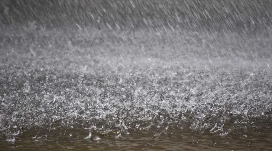 Thunderstorms Roll Through Province