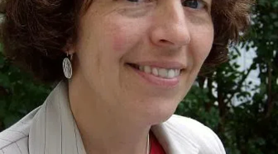 New Brunswick Urged To Extend Pay Equity Act To Private Sector