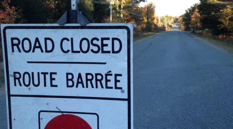 Residents Told To Stay Inside While Stand-off With Police Continues In Mayfield