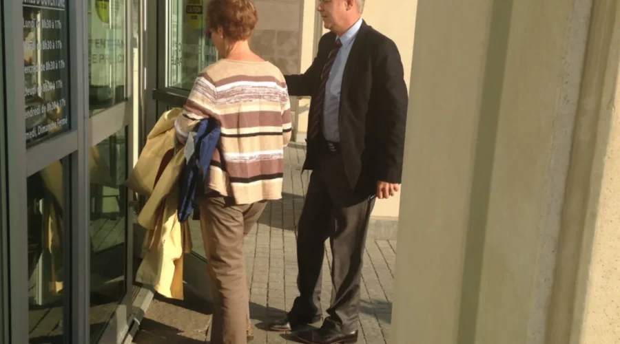 UPDATED: Small Loose Hairs Found Between Richard Oland’s Fingers, Murder Trial Hears