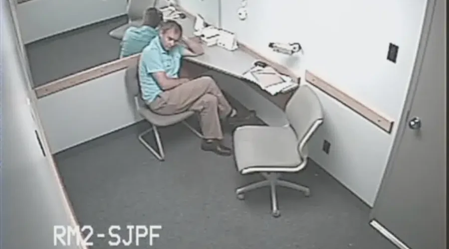 VIDEO: Officer Interviews Dennis Oland Day Richard Oland’s Body Discovered