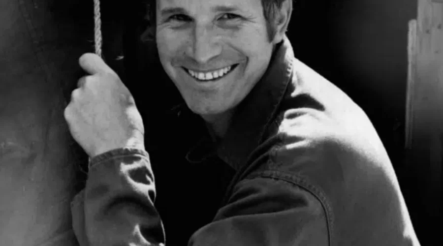 M*A*S*H Actor Wayne Rogers Dead At Age Of 82