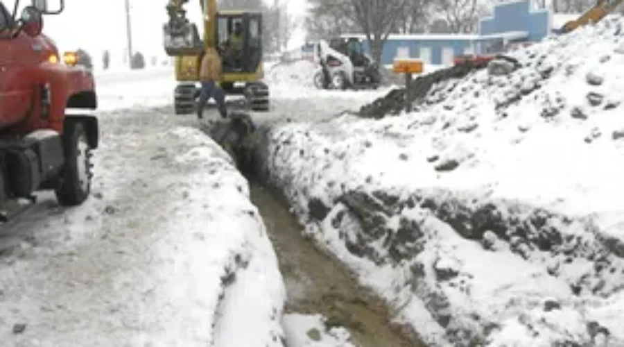Major Water Main Break On Mountain Road