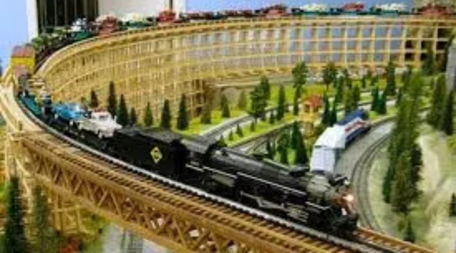 Model Train Railroaders In Saint John