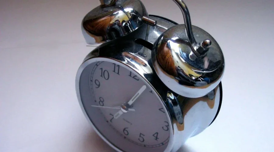 Turn Your Clocks Ahead One Hour Tonight