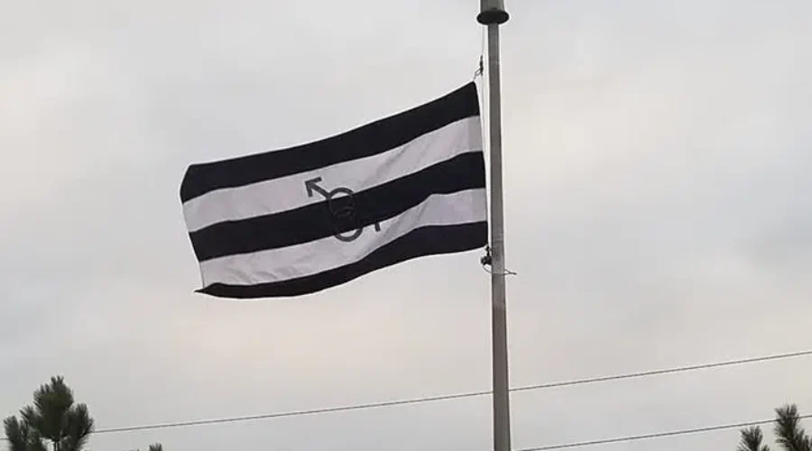 UPDATED: Chipman Removes ‘Straight Flag’ After Criticism