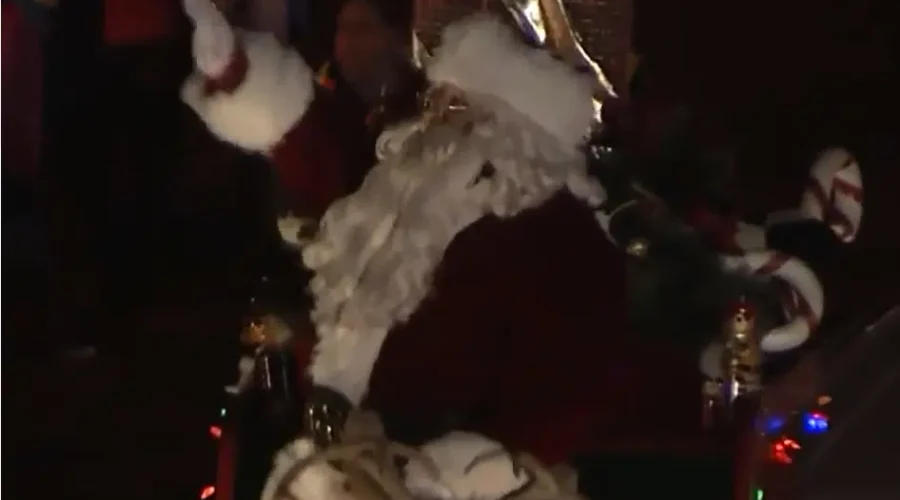 Parade Goers Set To Welcome Santa On November 24th