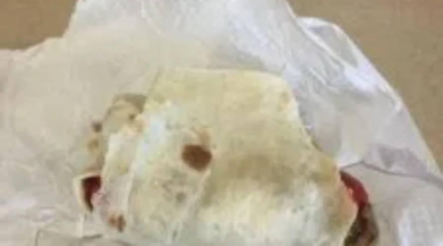 Leo is making fun of my lunch