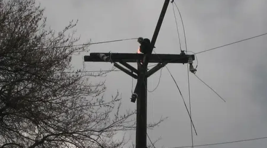 Outage Leaves Over 30,000 Without Power
