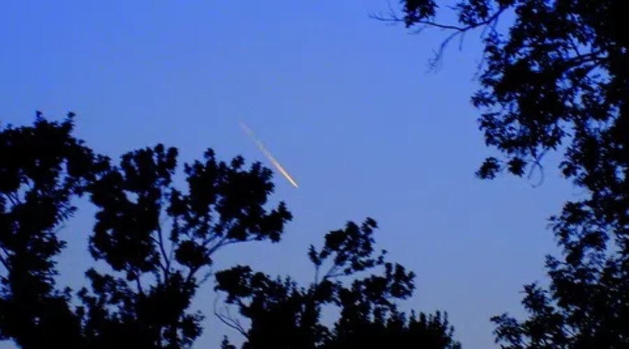 See Shooting Stars and Planets Tonight— No Telescope Required