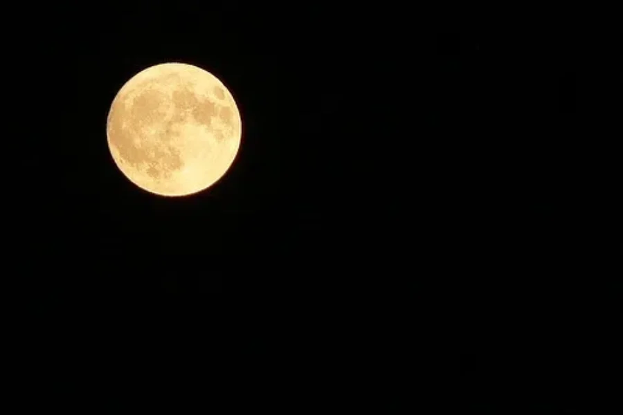 ITS A FULLLLLLL MOON!!!