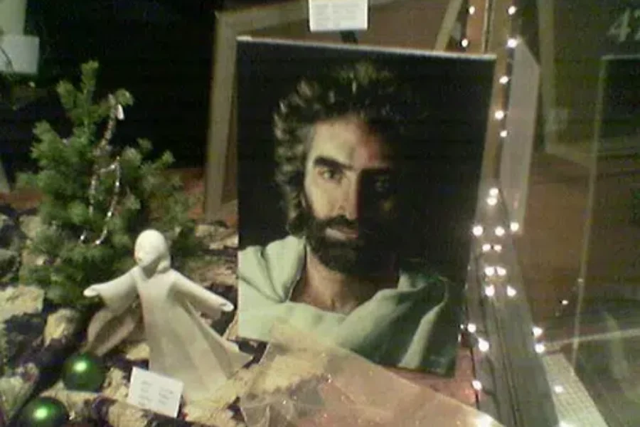 Kenny Loggins’ Holiday Twist on Danger(Manger) Zone!