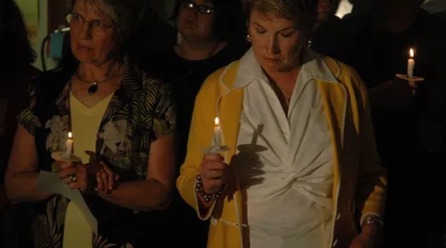 Universities To Honour Victims Of Montreal Massacre With Beam Of Light