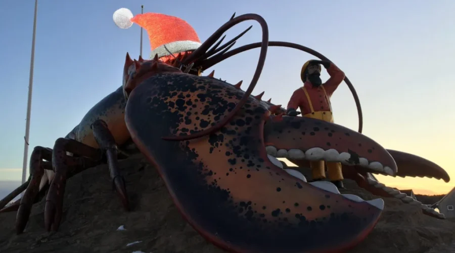 Shediac’s Giant Lobster Gets Into The Festive Spirit