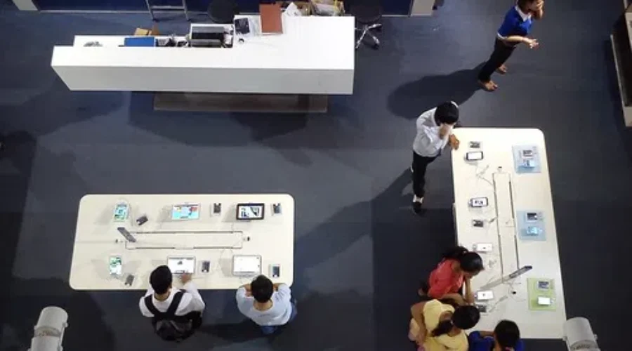 Geek Squad Academy Teaches Technology To Youth