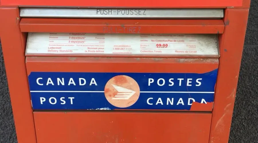 Canada Post Reports $153 Million Loss