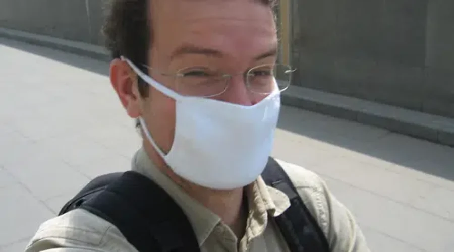 Poll Finds Most Canadians Surveyed Support Face Masks