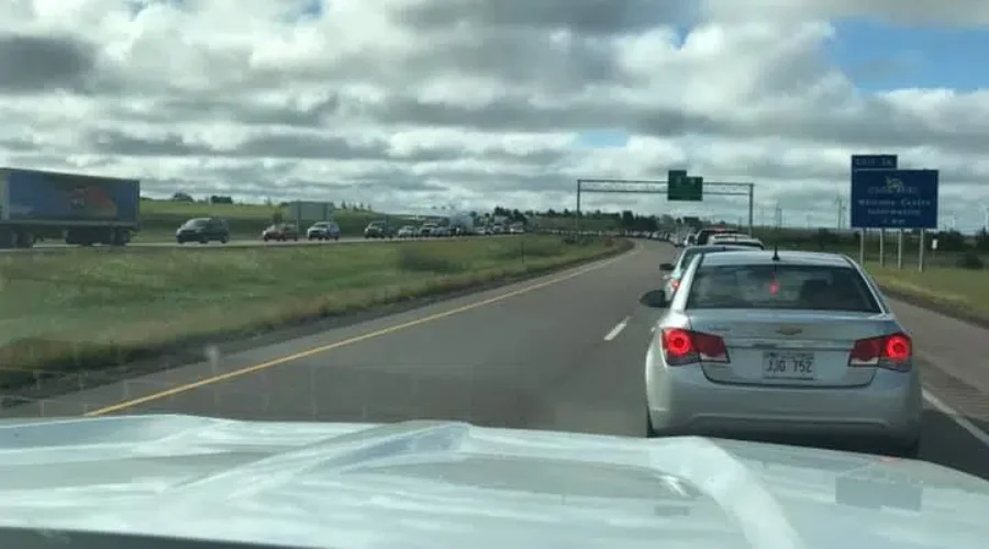 Atlantic Bubble Border Lineups Persist