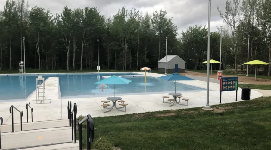 Hundreds Keep Cool At New Centennial Park Pool