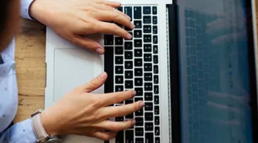 Some High School Students Still Waiting For Electronic Devices