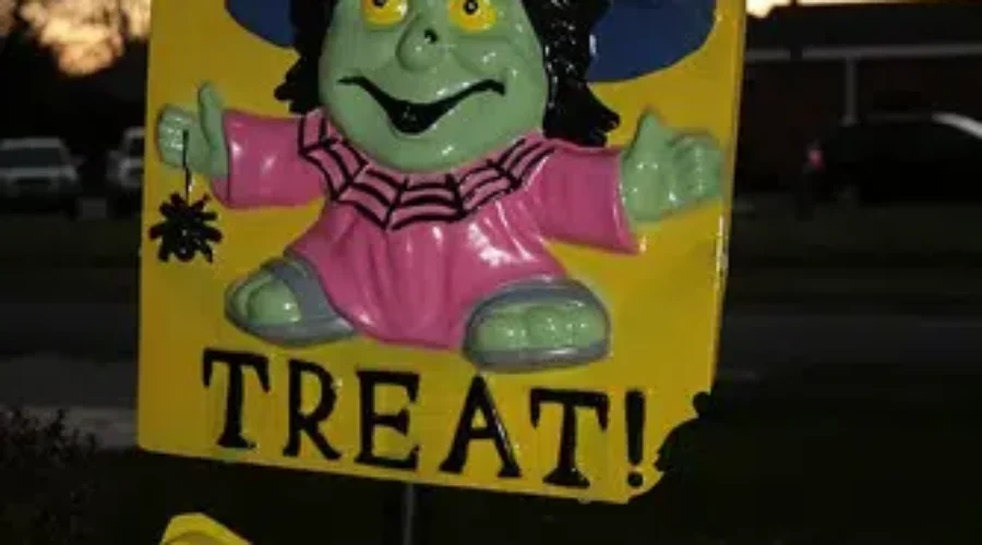 Tips For Trick-Or-Treating During A Pandemic