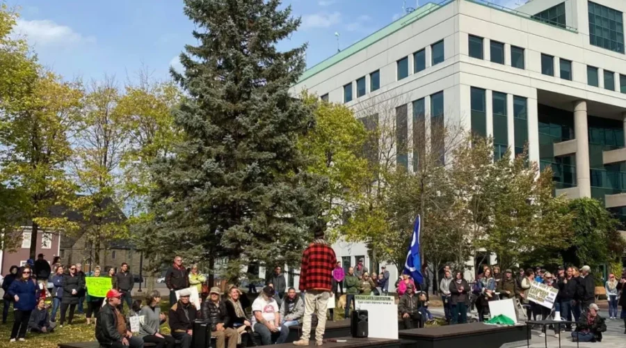 Group Rallies Against Pandemic Protocols