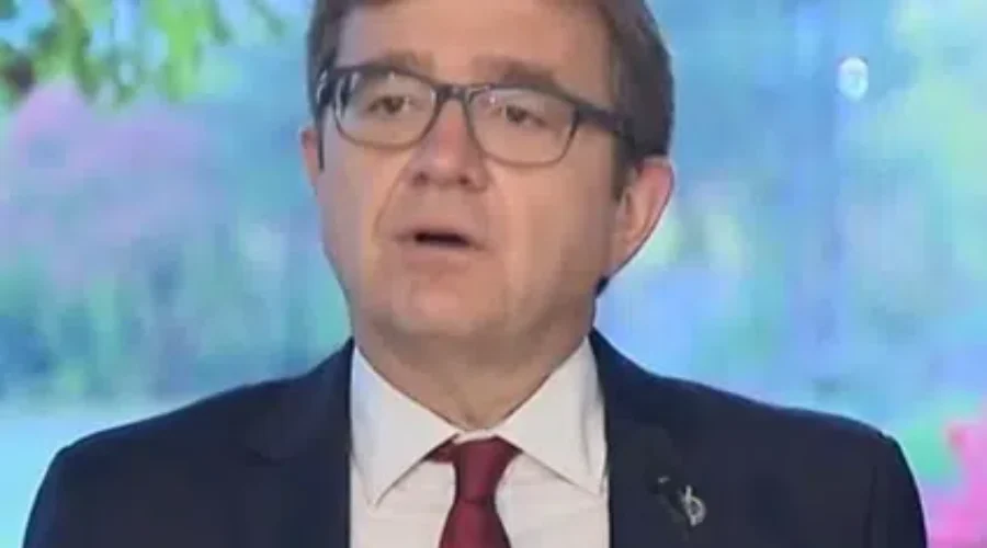 Feds Eliminating Plastic Bags And Other Items