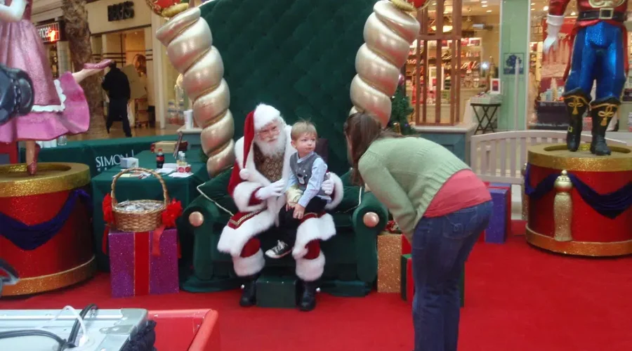 Cadillac Fairview Moves Santa’s Visits Online This Year