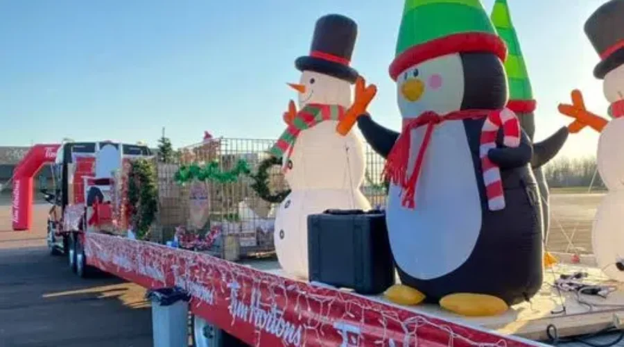 Hundreds Visit Tim Horton’s Food Drive For Food Depot Alimentaire