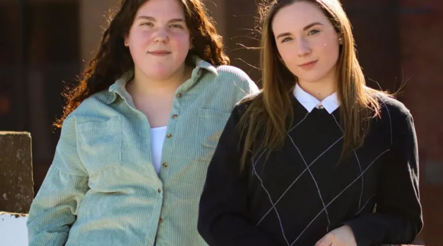 High School Students Create Online Thrift Clothing Business