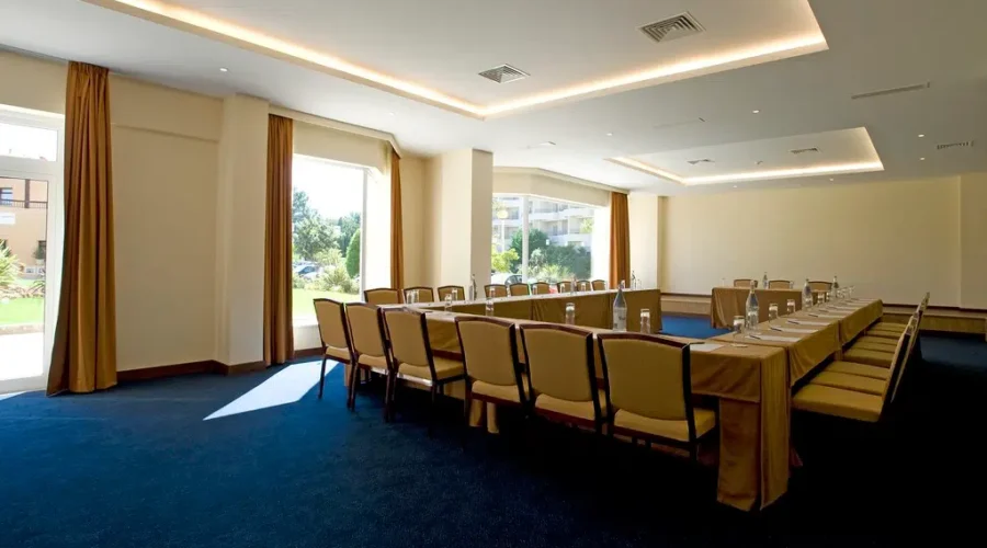 N.B. Offers Incentives To Boost Bookings