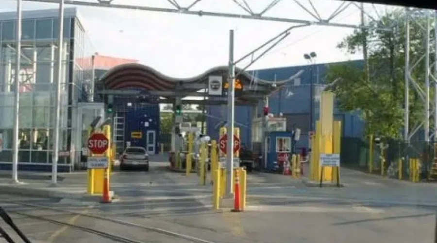 U.S. Border Closure Extended For Canadians