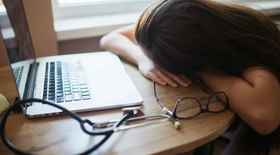 Survey Finds Canadians Experiencing Burnout