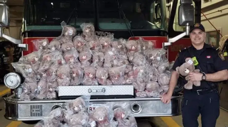 Moncton Firefighter Makes Teddy Bear Delivery