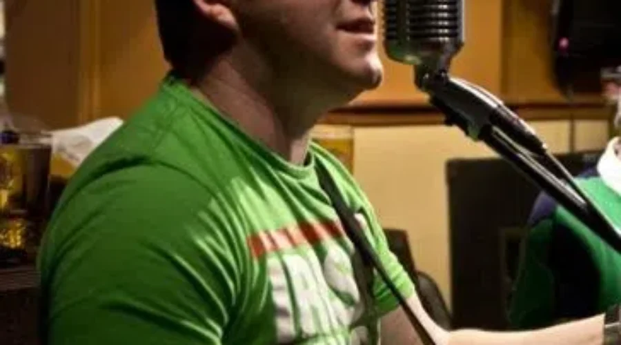 Live Performers Return To Bars And Restaurants Post Pandemic