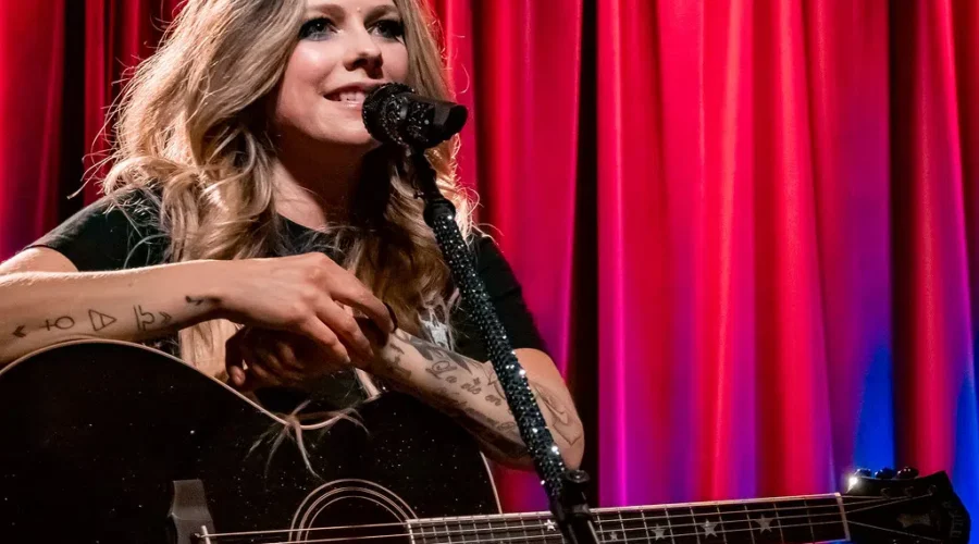 Avril Lavigne Announces New Concert Dates