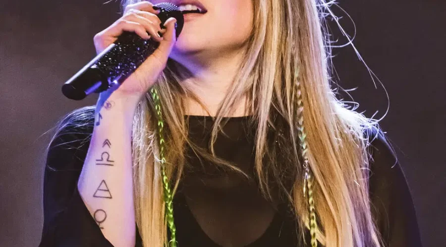 Avril Lavigne Shows Postponed