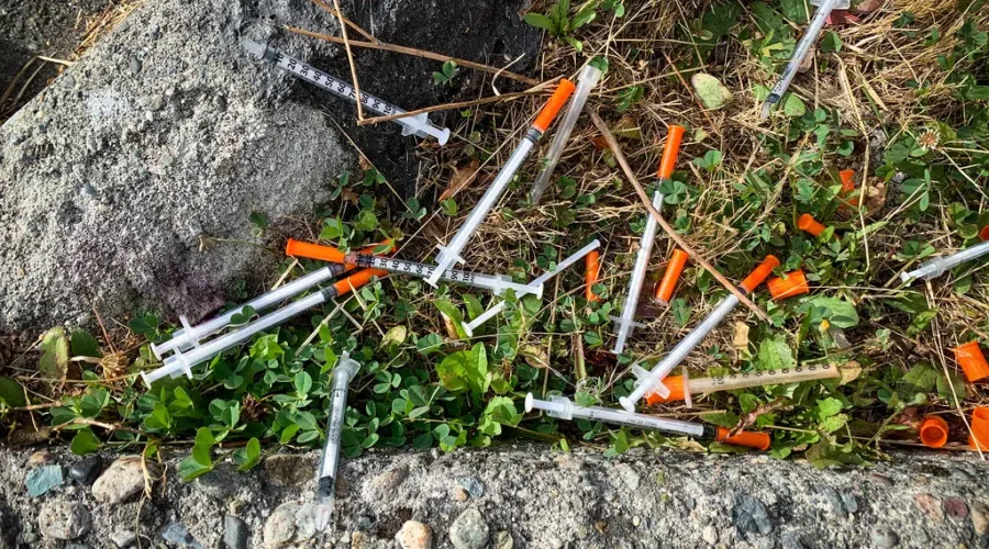 Community Officers To Pick-Up Discarded Needles On Public Trails