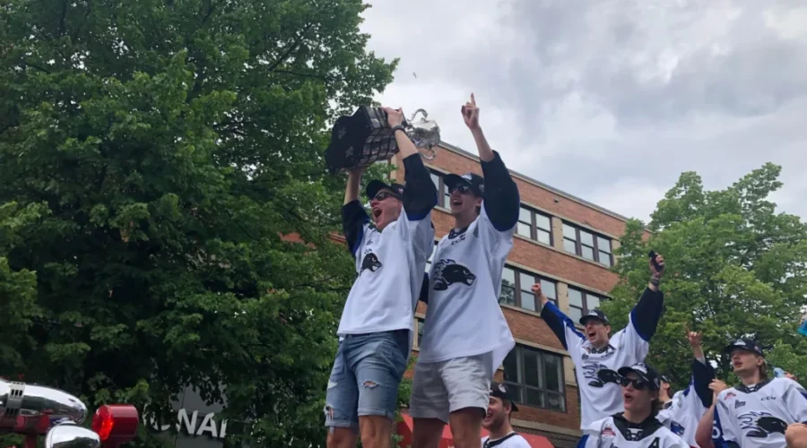 VIDEO: Sea Dogs Parade Memorial Cup Through Uptown