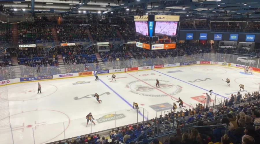 Sea Dogs Thrash Bulldogs In Memorial Cup Opener