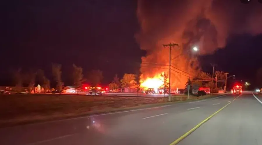 UPDATE: Fire Destroys Green Pig Country Market In Salisbury