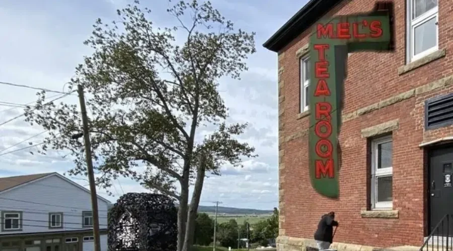 Dorchester Jail Owner Saves Mel’s Tearoom Sign