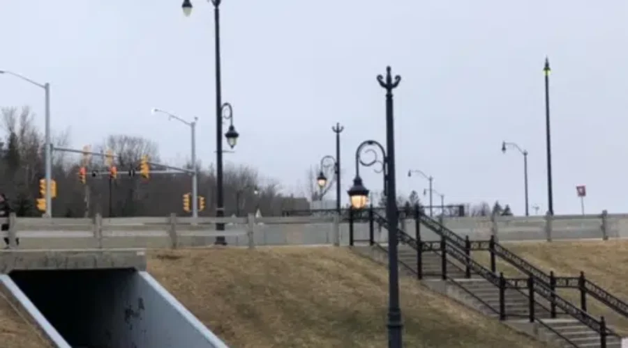 Riverview Town Councillor Turns To Santa To Restore Bridge Lights