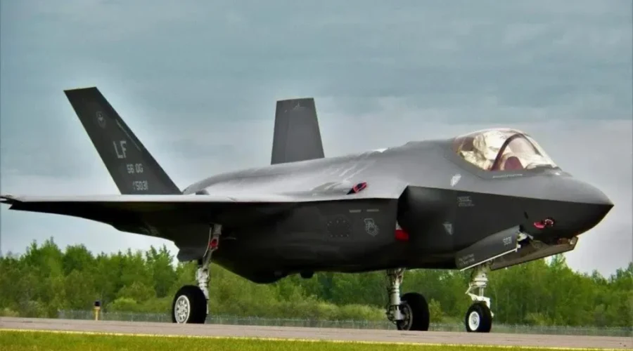 Canada Adopting F-35 Fighters