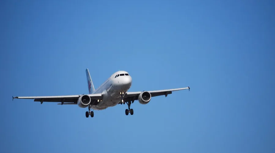 Arrive early for your holiday flight