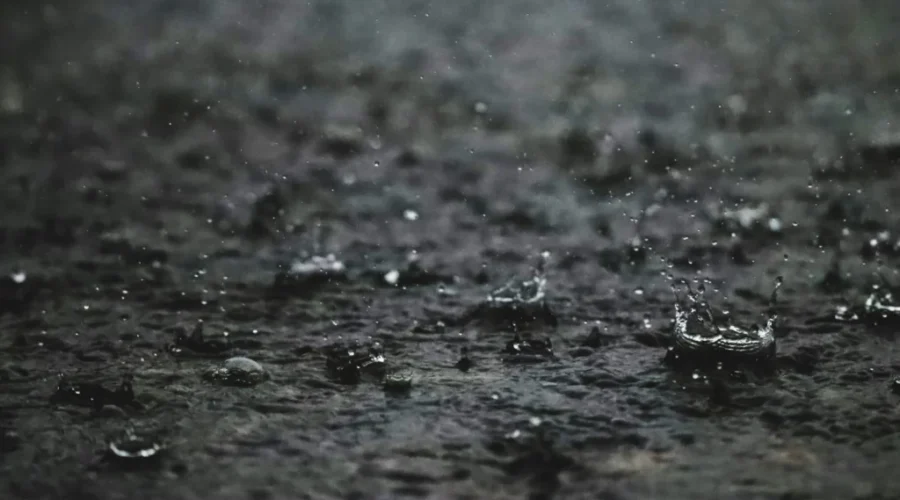 Heavy rain, strong winds to start the week