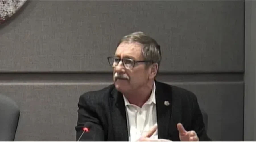 Moncton councillor defends nay vote on RCMP motions