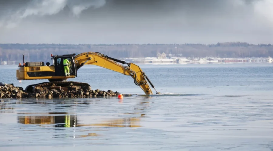 Dredging work at 2 eastern N.B. harbours