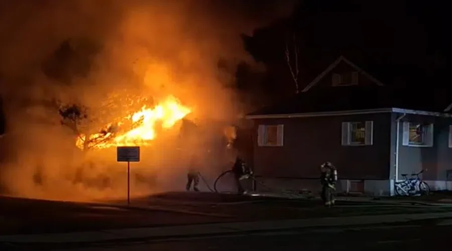 Large garage fire on Acadie Avenue in Dieppe