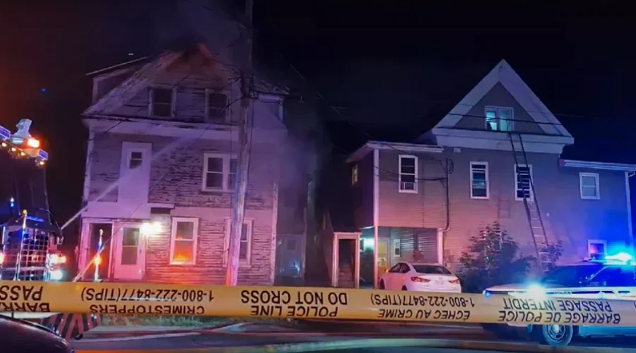 Moncton firefighters rescue 2 trapped in burning home